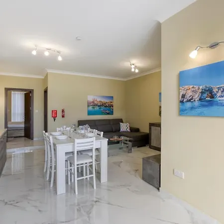 Daire Penthouse, Seaview, Beautiful 2br 4 Marsaskala