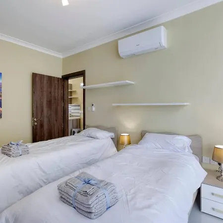 Daire Penthouse, Seaview, Beautiful 2br 4