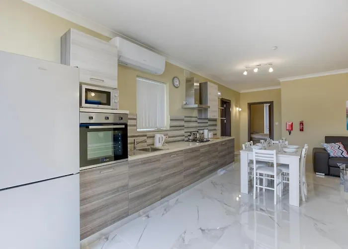 Penthouse, Seaview, Beautiful 2br 4 Appartement *