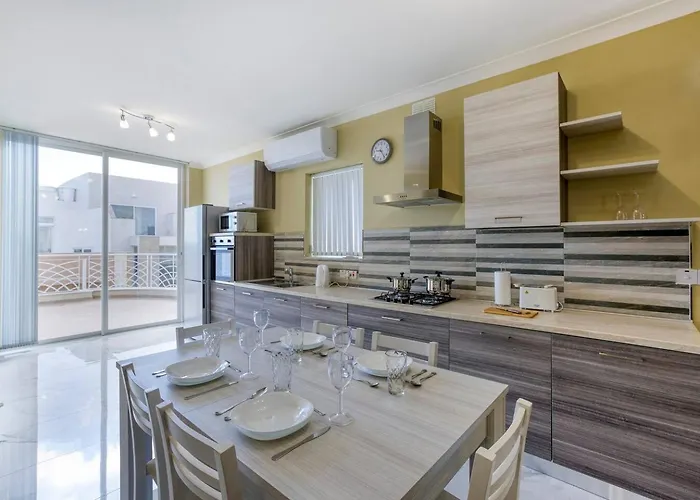 Appartement Penthouse, Seaview, Beautiful 2br 4 *