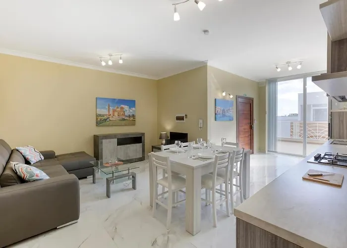 Penthouse, Seaview, Beautiful 2br 4 Marsaskala